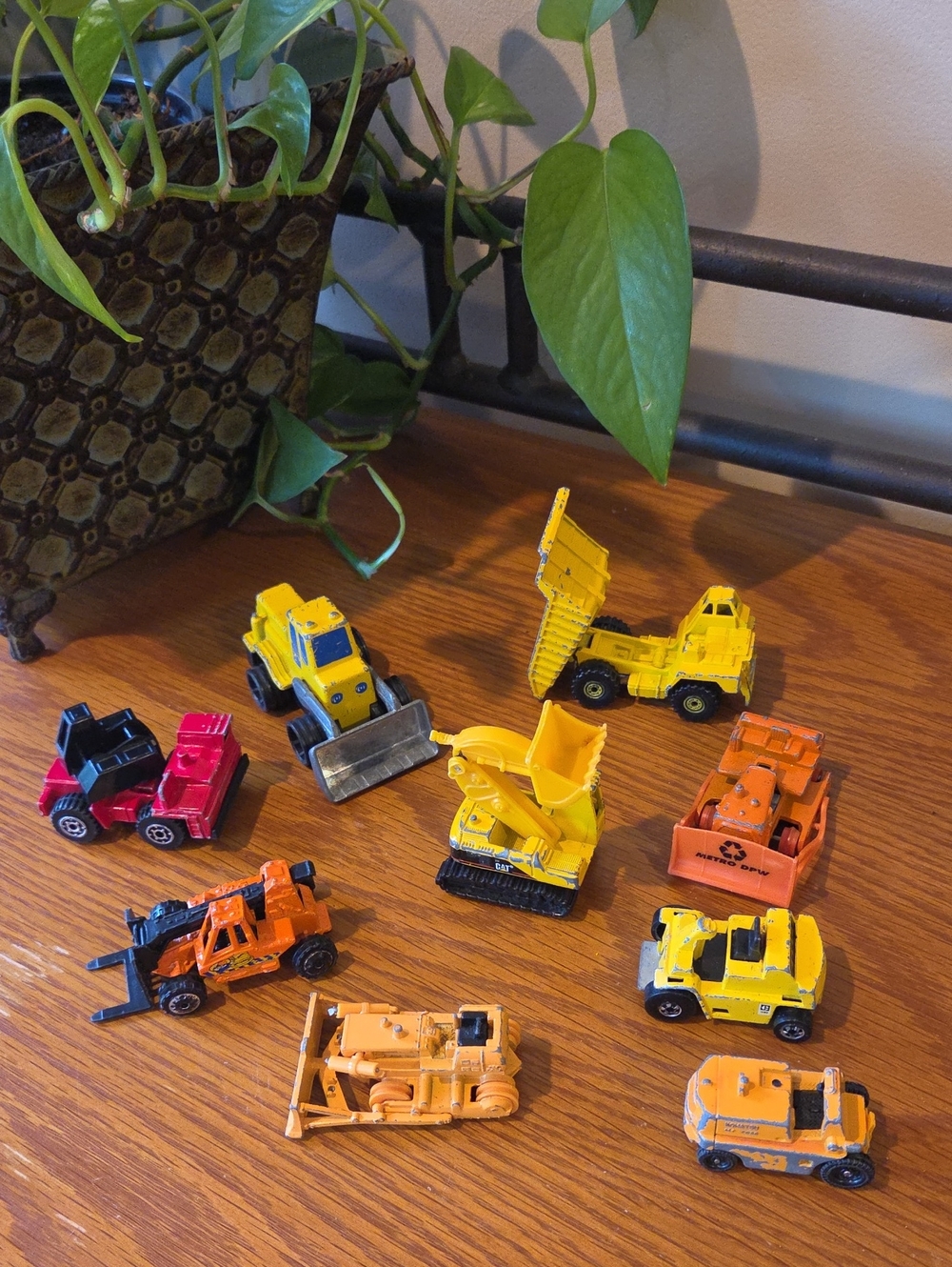 Vtg (9) Die-Cast Construction Vehicles- Hot Wheels (HK), Tomica & Matchbox